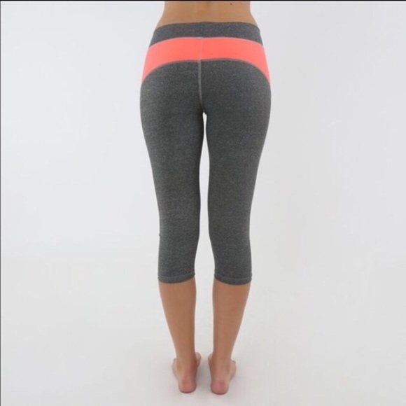 ⚡️Electric Yoga Athleisure - Picture 2 of 3