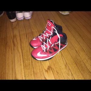 Once twice NIKE basketball shoes.