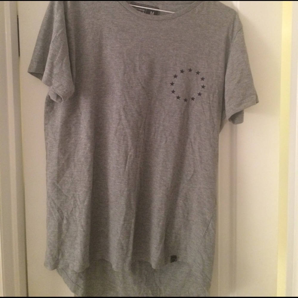curve tail t shirt