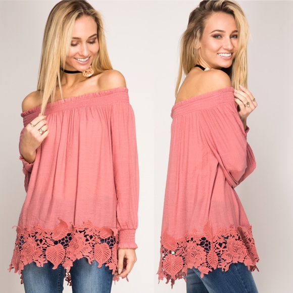 Tops - ⚡️FLASH SALE⚡️Off shoulder top