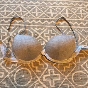 Holly Hicks 32C bra