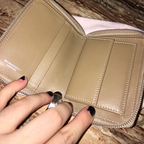 Burberry Pink Check Nova Wallet - Picture 2 of 5