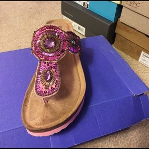 White mountain sandal