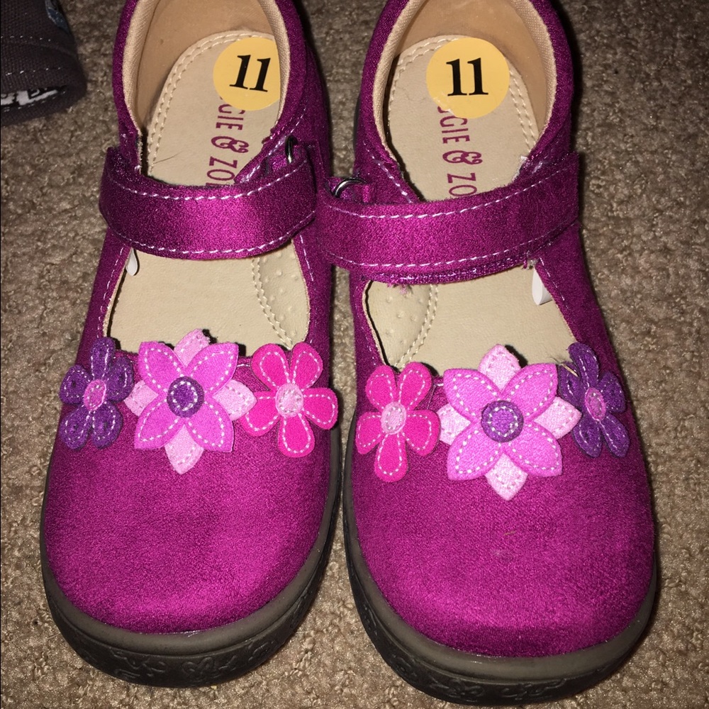 Girls shoes