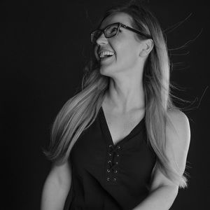 Meet your Posher, Amela