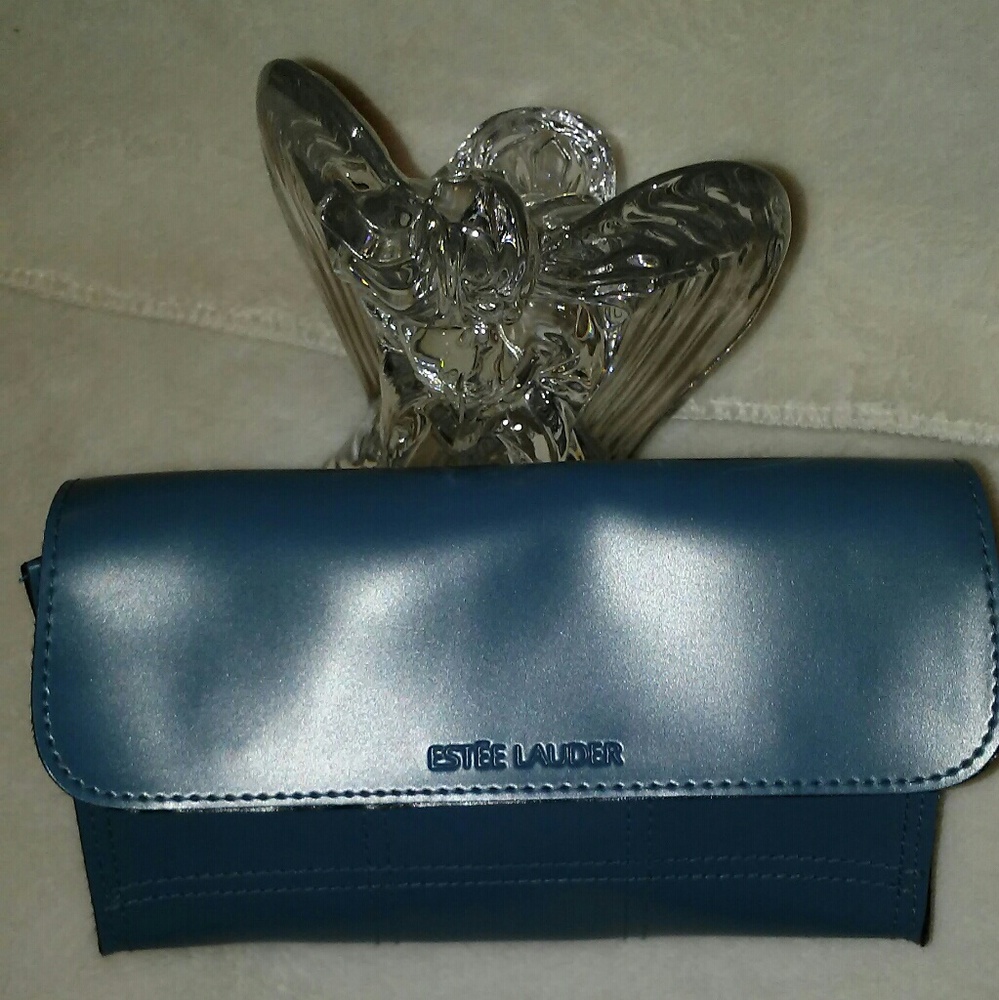 ESTEE'  LAUDER