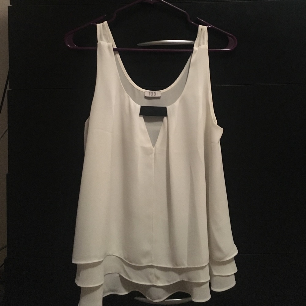 Black/white tank