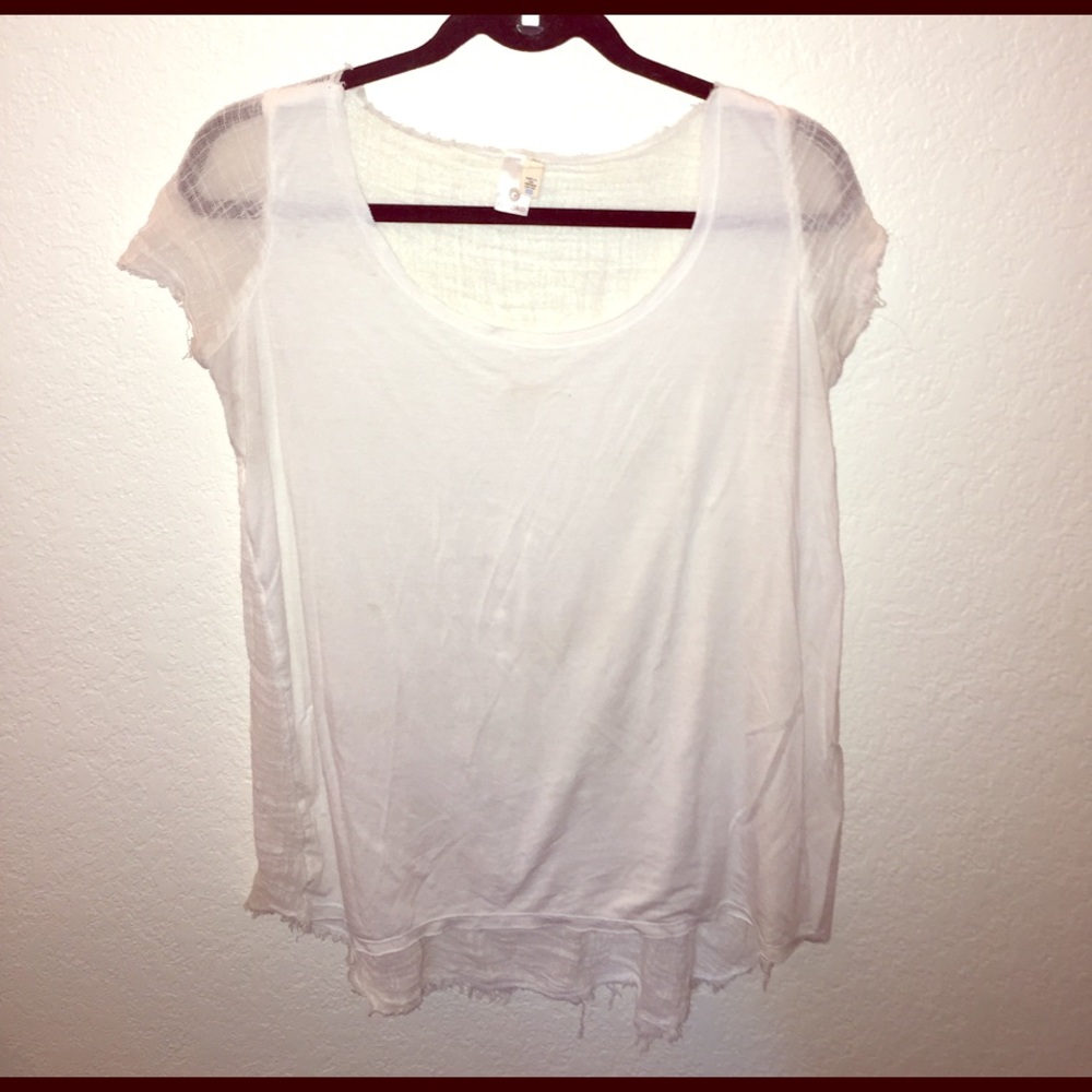 Cute white top!