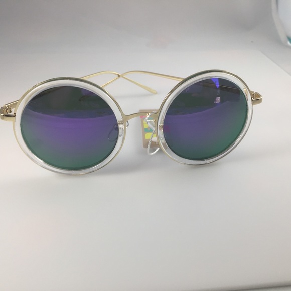 Chic Round Sunglasses. - Picture 2 of 7