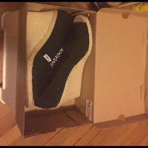 Brand new Toms black canvas wedge espadrilles