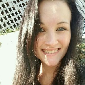 Meet your Posher, Anne-malone