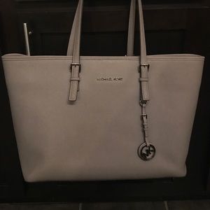 Michael Kors Jet Set Tote
