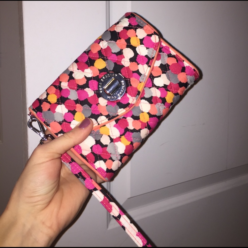 Turnlock wallet