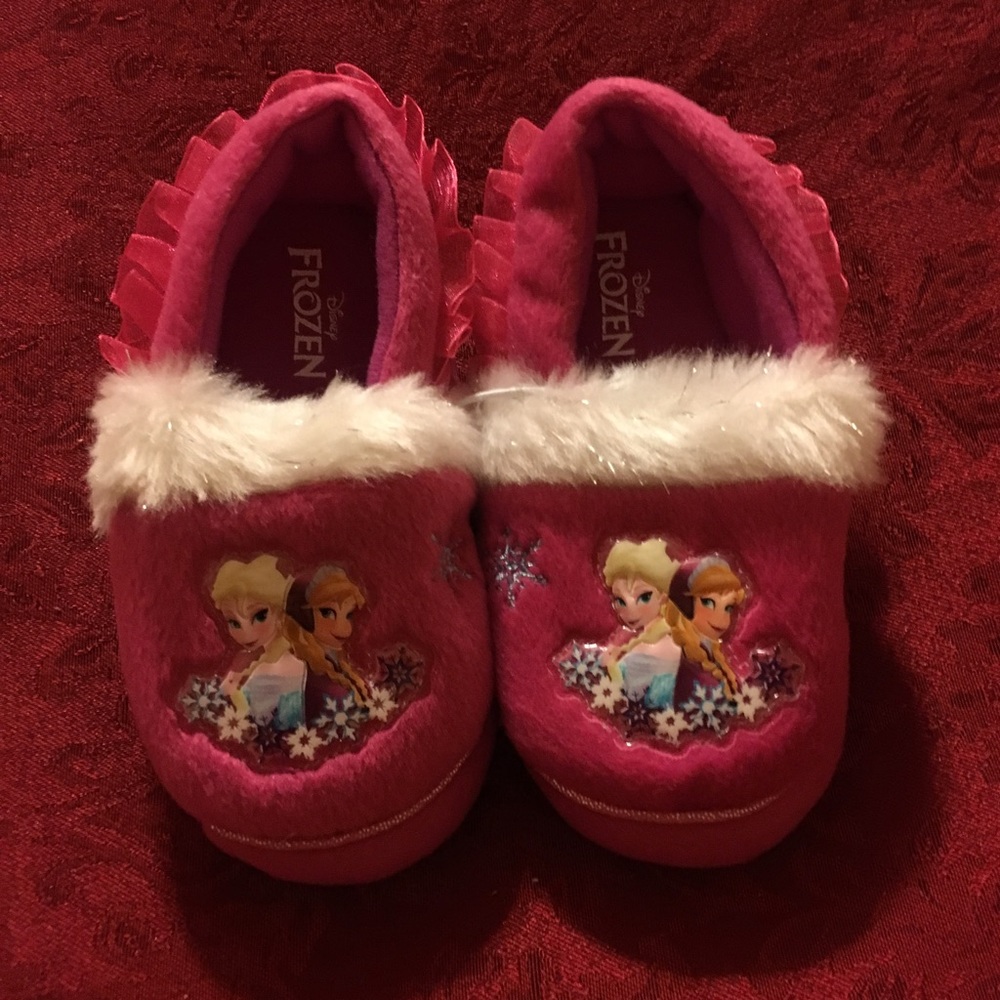 NWT Disney Frozen Slippers