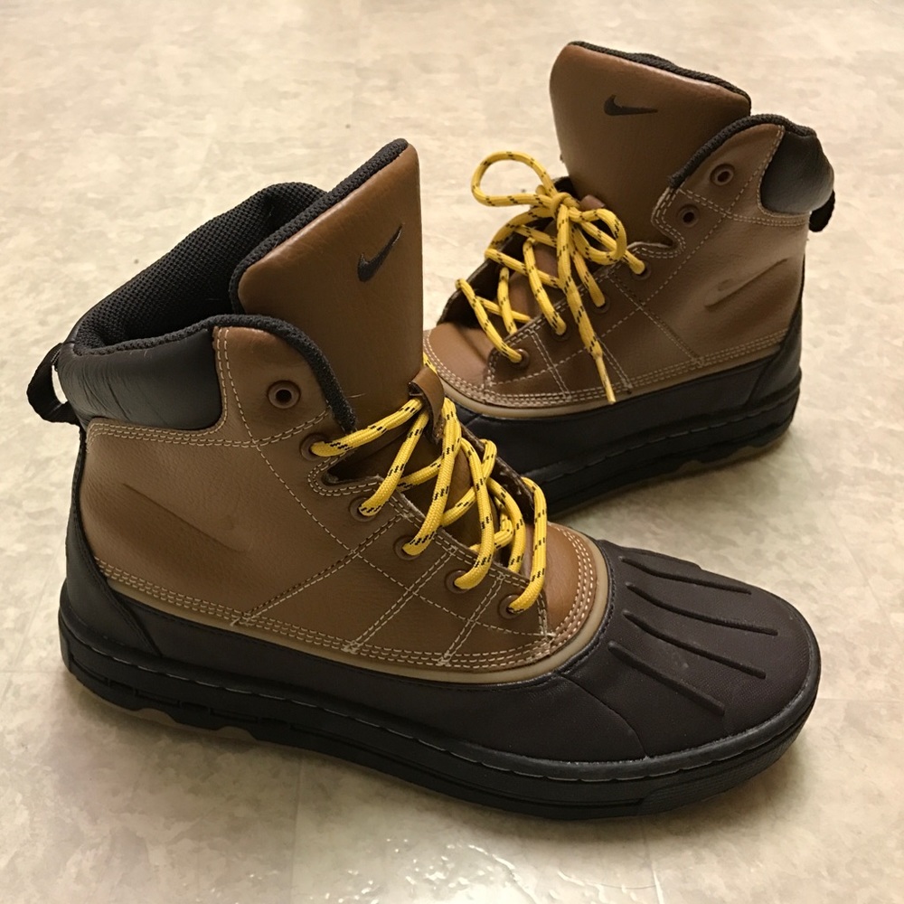 EUC Nike Woodside ACG boots