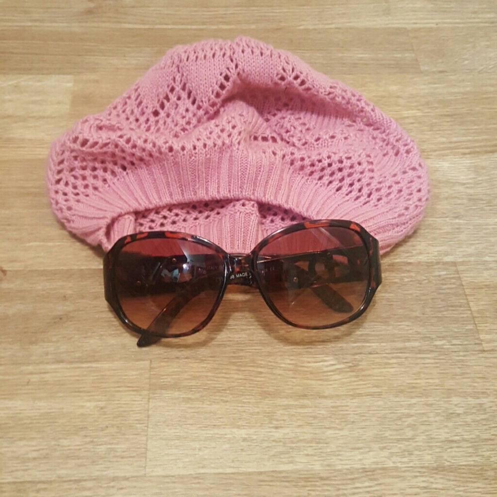 NWOT, NEVER WORN, CROCHET HAT