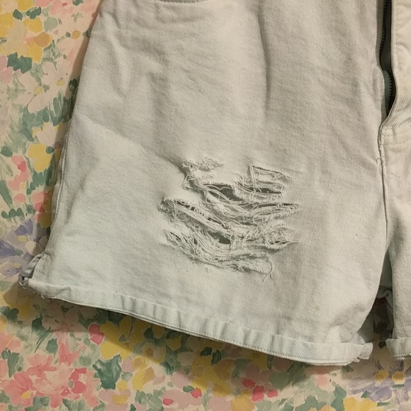 Vintage High Waisted Distressed Shorts - Picture 4 of 5