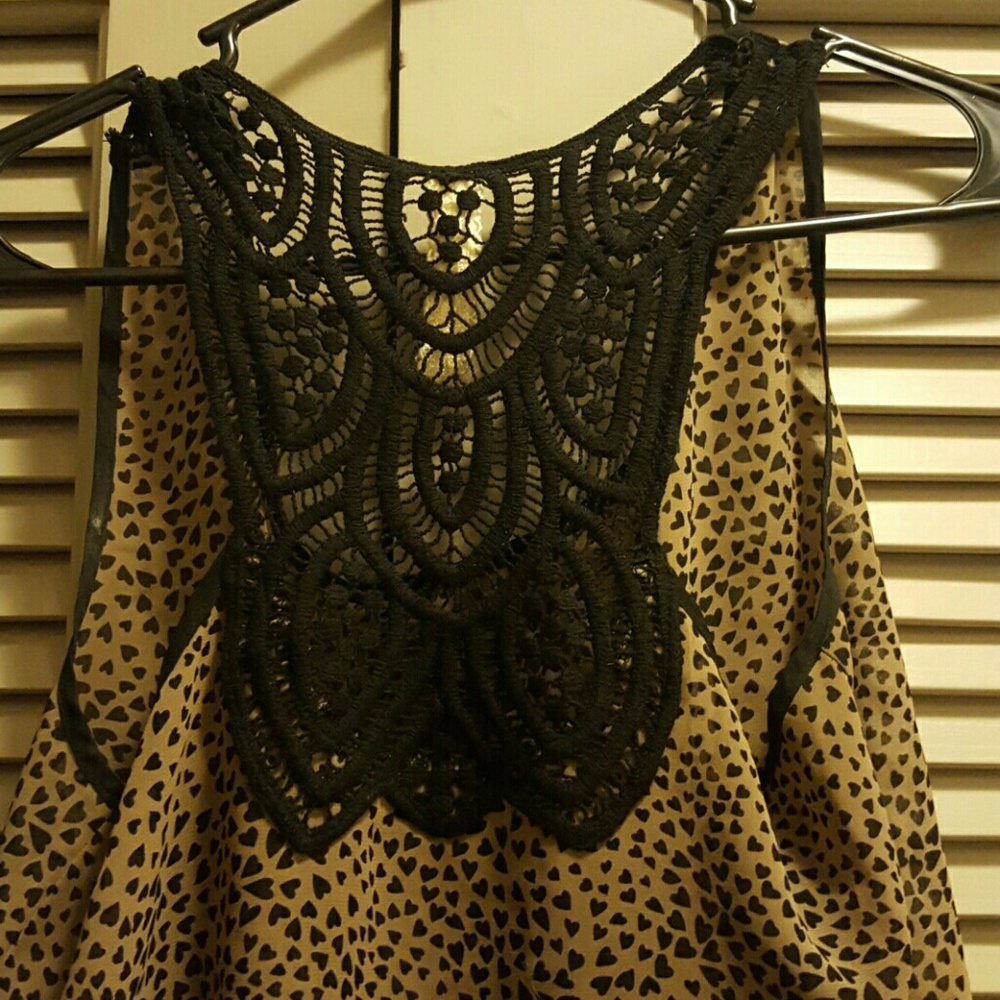 Crocheted racerback top in EUC - Picture 3 of 3