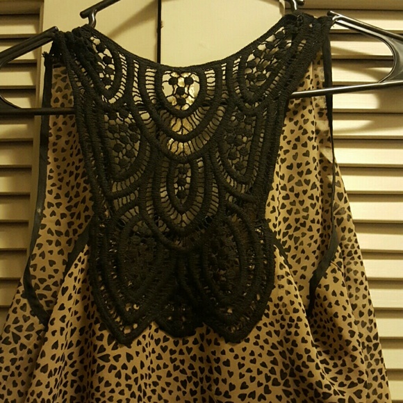 Crocheted racerback top in EUC - Picture 3 of 3
