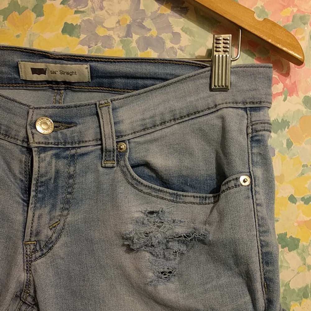 Levi's lightly distressed jean shorts - Picture 2 of 5