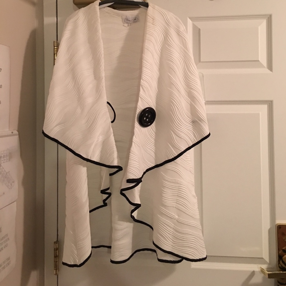 Cape jacket - Picture 2 of 4