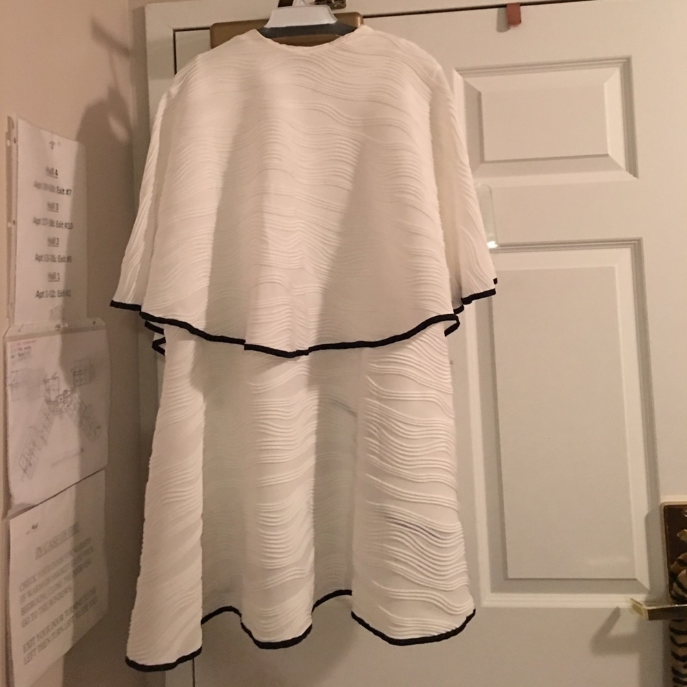 Cape jacket - Picture 3 of 4