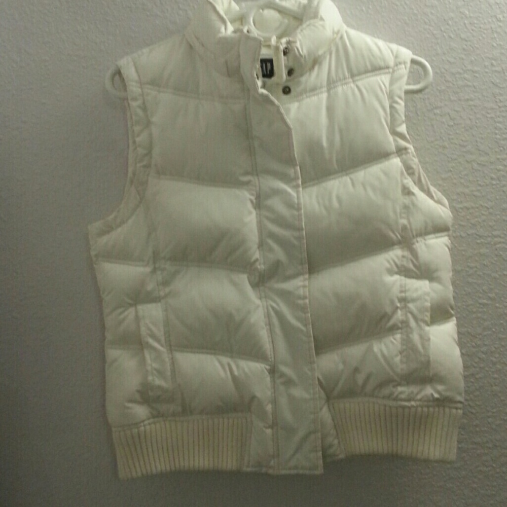 Gap Puffy Vest