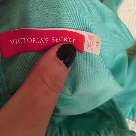 Victoria Secrete string bikini - Picture 3 of 3