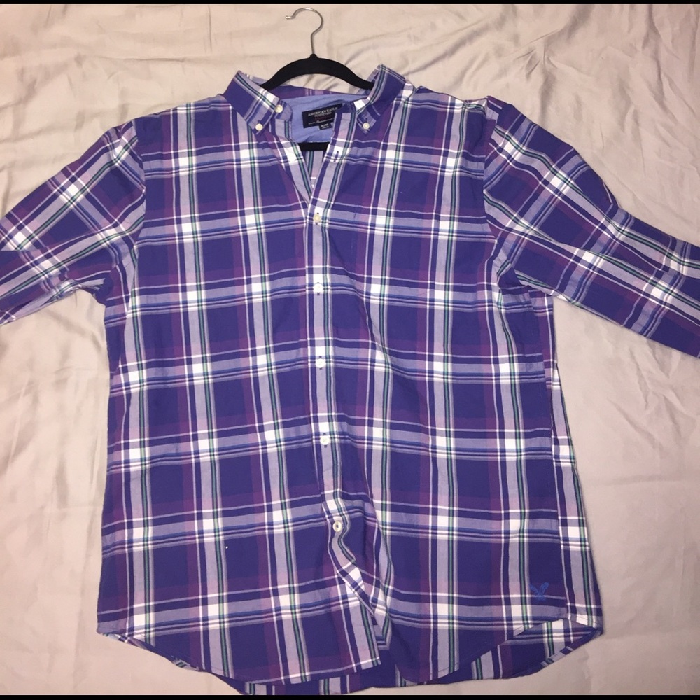 American eagle plaid button up shirt