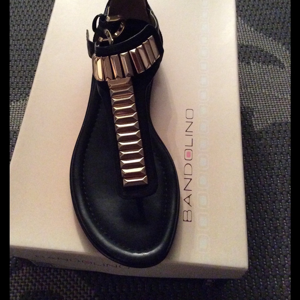 Bandolinos women's black and gold flat sandals