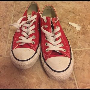 Red low top converse