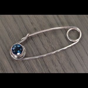 Meet your Posher, Elise