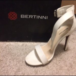 Bertobin white shoes