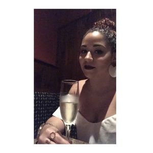 Meet your Posher, Carla