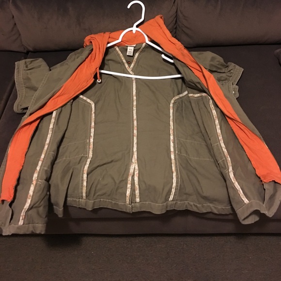 Jacket - Picture 3 of 4