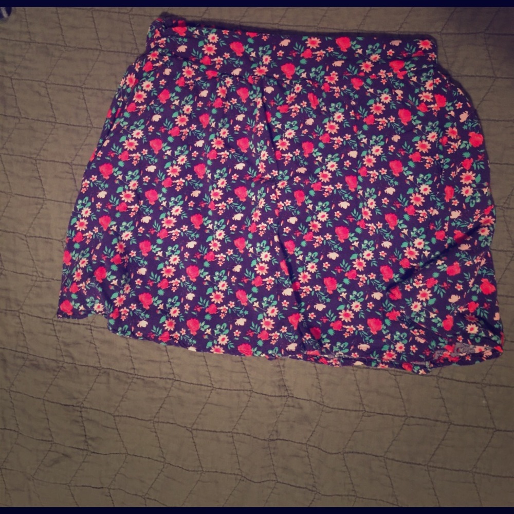 Cute flowy Charlottes Russe floral skirt