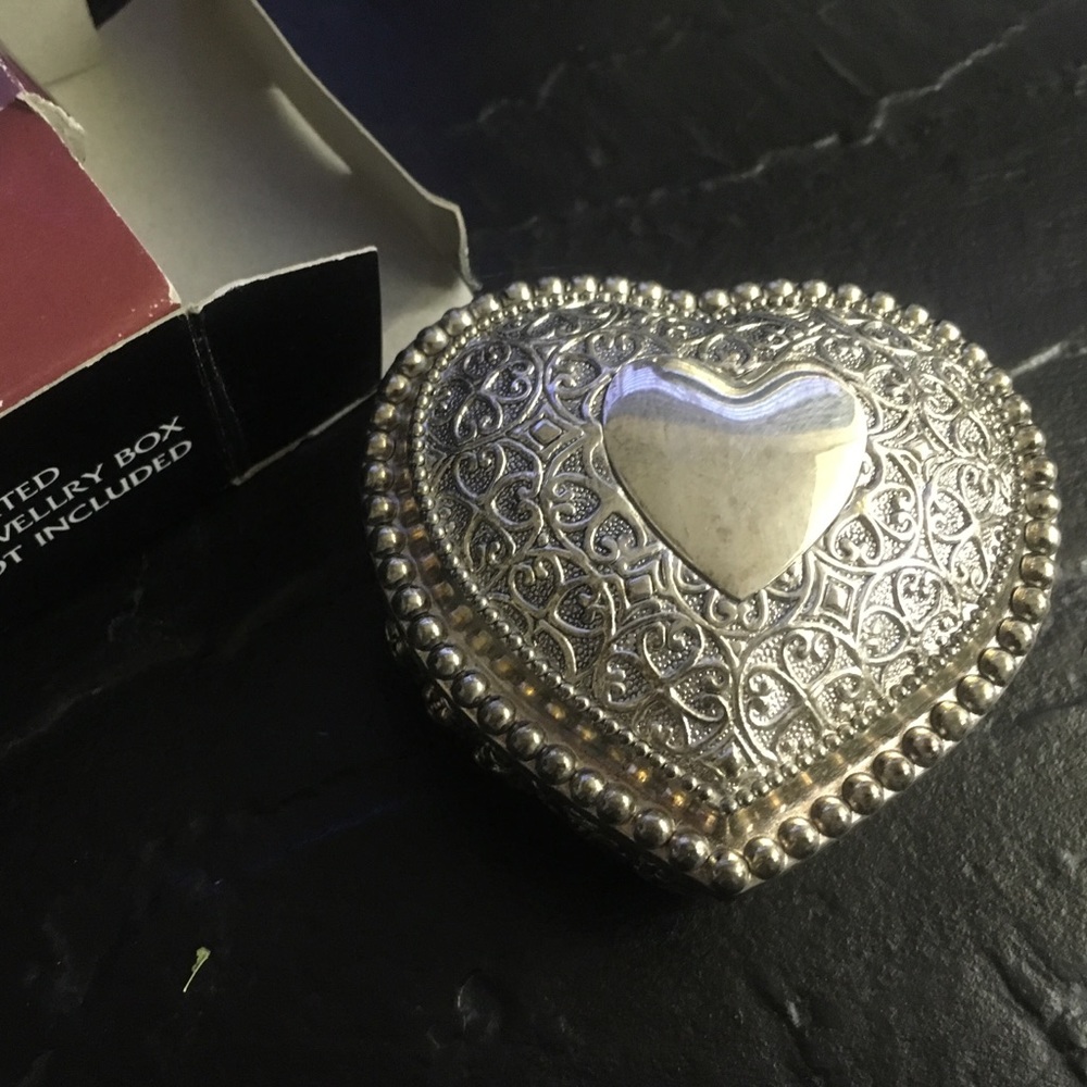 Jewelry box