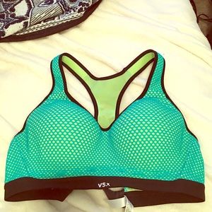 Victoria secret // VSX sports bra