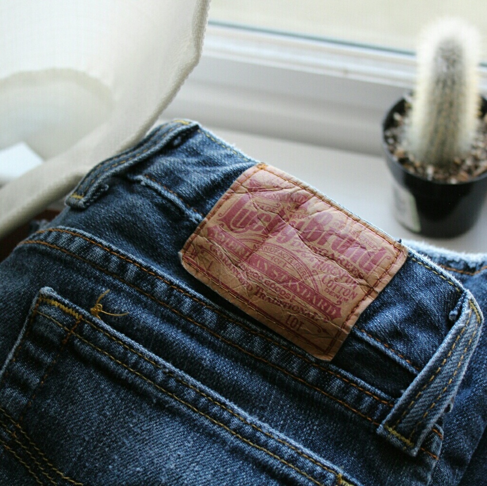 Distressed Lucky Brand Jeans