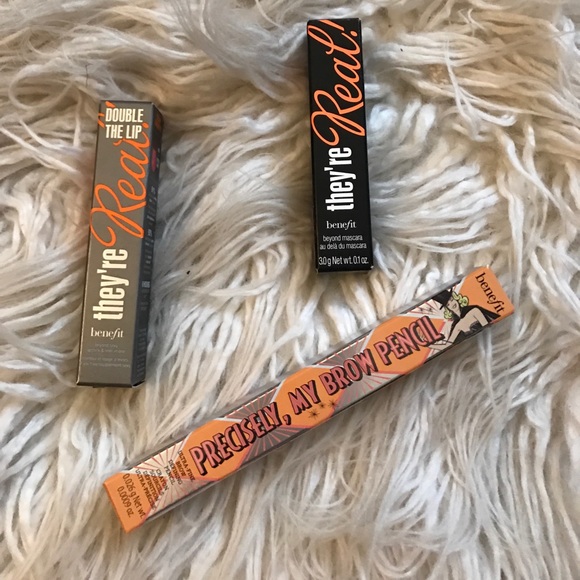Sephora Other - Benefit lashes brows and lips bundle 💕💄
