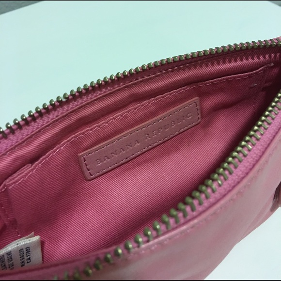 Banana Republic double buckle clutch in pink - Picture 2 of 4