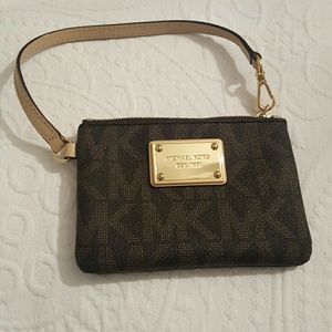 Michael kors jet set Small wristlet