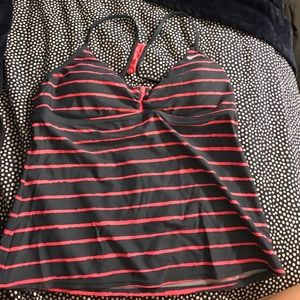 Nike women's tankini top