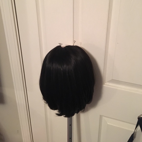 Wig - Picture 2 of 3