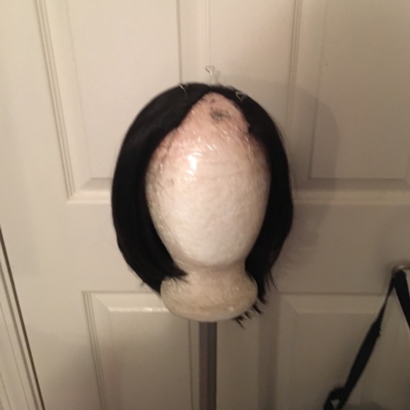 Wig - Picture 3 of 3