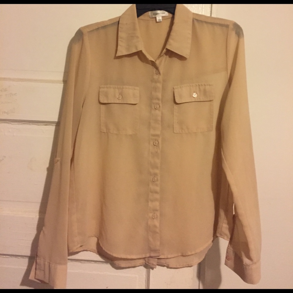 SALE 💖 NUDE BUTTON DOWN BLOUSE !!