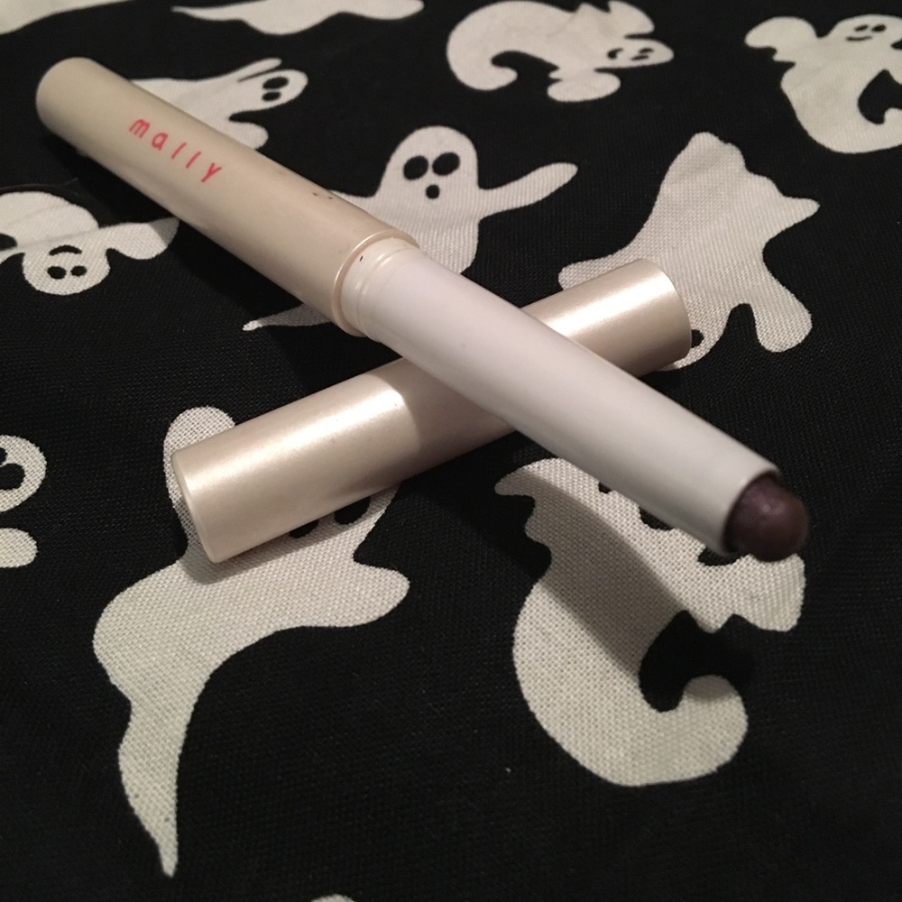 Mally Eyeshadow in Plum