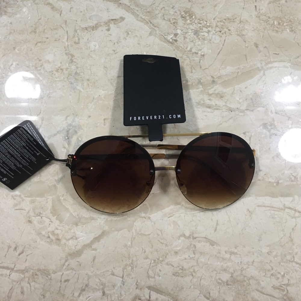 NWT. Forever 21 sunglasses