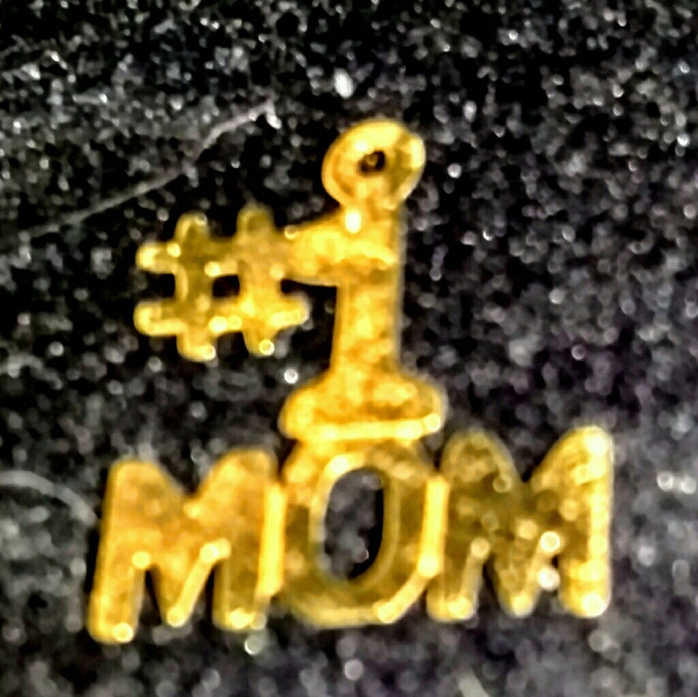 14kt gold Mom Pendant or charm.