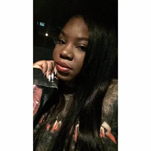 Meet your Posher, Essence - Picture 1 of 1